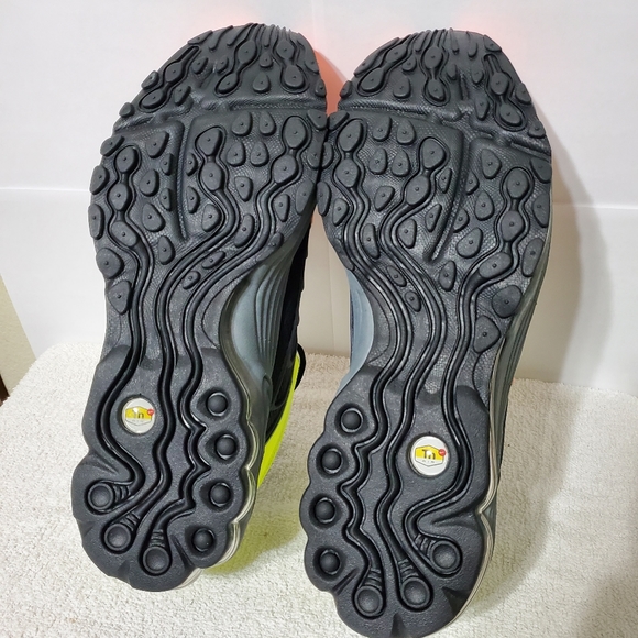 Nike Air Tuned Max Volt Total Orange 2022 - Picture 10 of 12